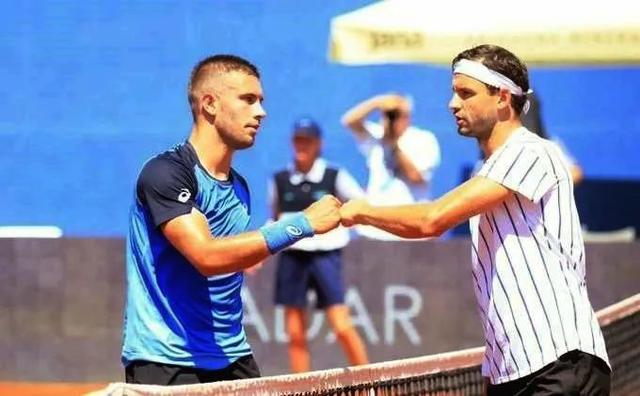 的严密防守 的严密防守